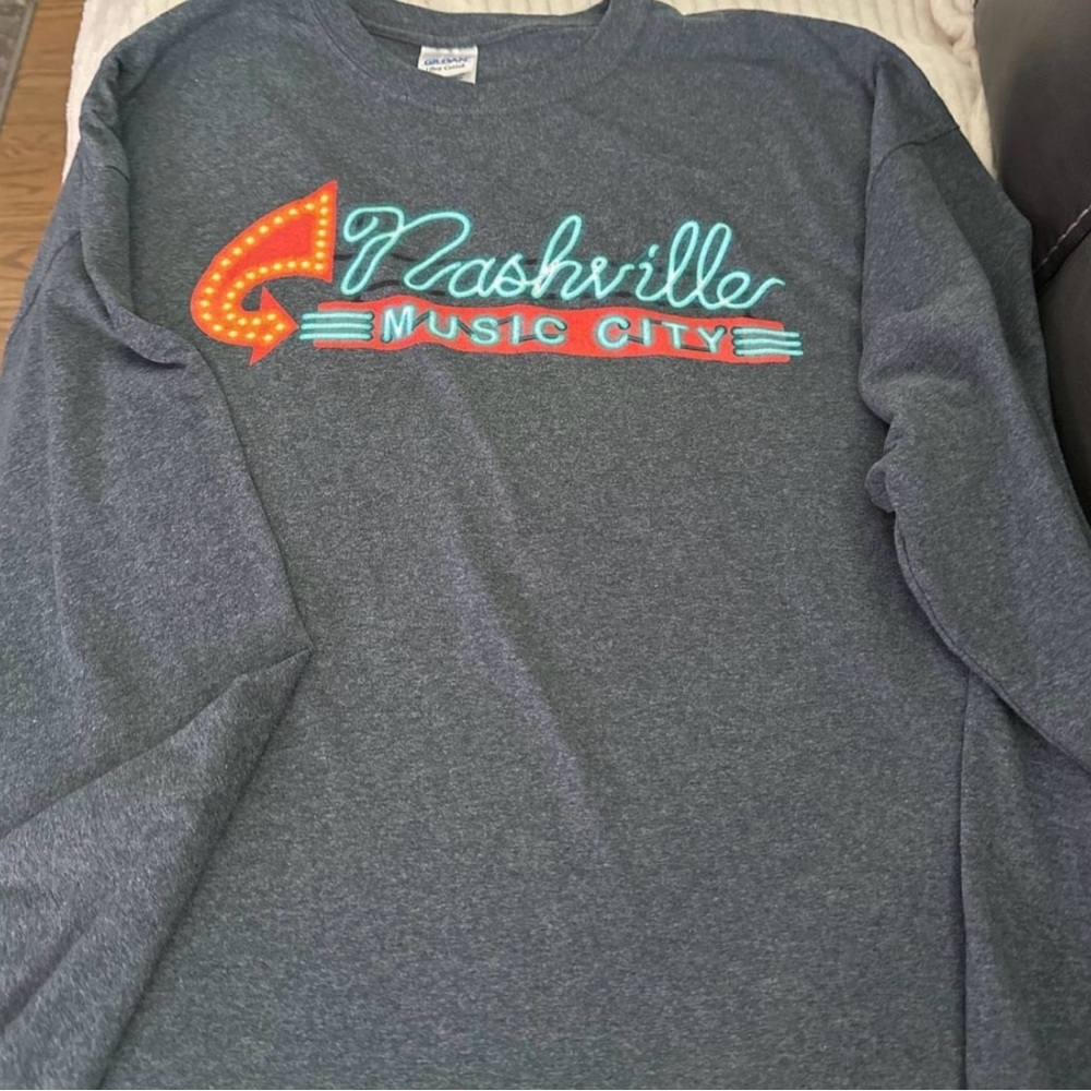 Vintage Gildan Nashville Music City Long Sleeved T-Shirt 2XL